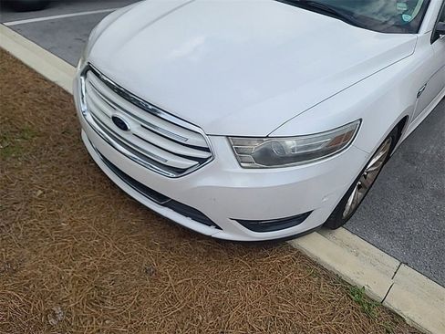 Used 2014 Ford Taurus Limited w/ Equipment Group 301A image 27