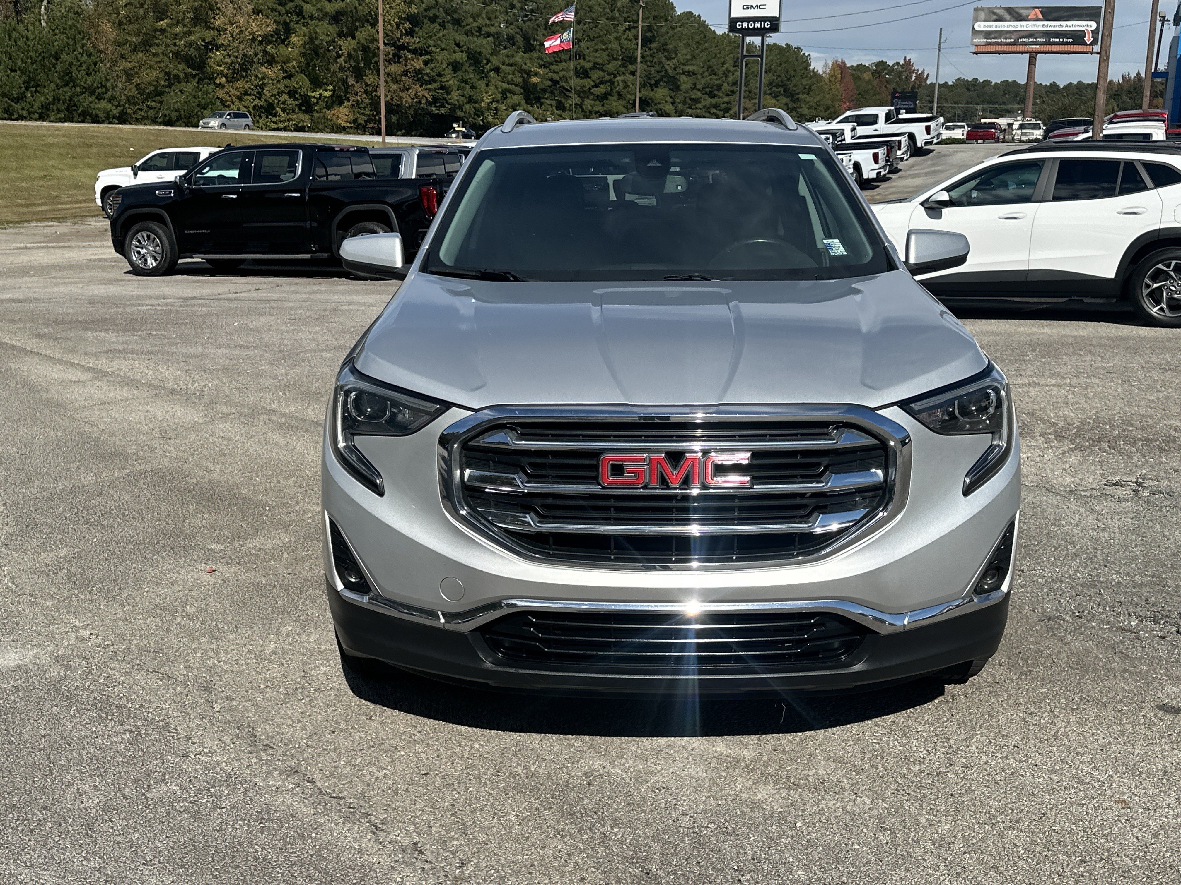 Used 2020 GMC Terrain SLT w/ Preferred Package FWD image 8