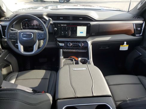 New 2025 GMC Sierra 2500 Denali w/ Denali Reserve Package image 12