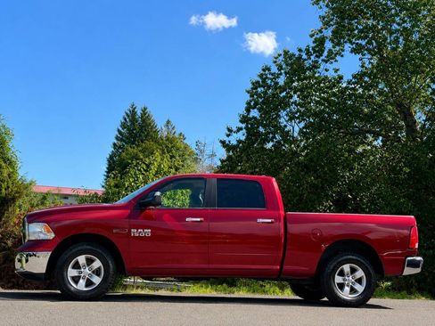 Used 2015 RAM 1500 Classic SLT w/ Luxury Group AWD/4WD image 3