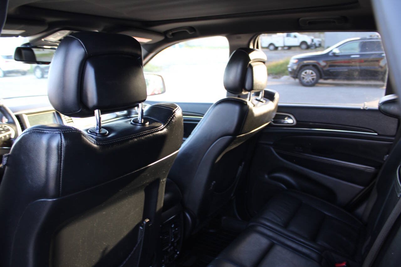 Used 2014 Jeep Grand Cherokee Limited w/ Luxury Group II RWD image 16