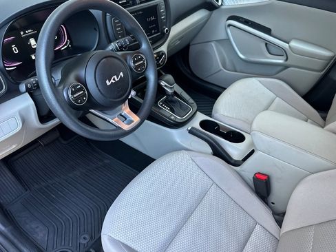 Certified 2025 Kia Soul LX FWD image 10