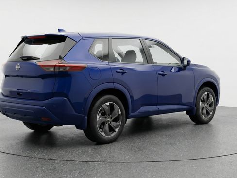 Used 2025 Nissan Rogue SV AWD/4WD image 9