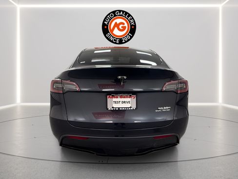 Used 2025 Tesla Model Y Long Range AWD/4WD image 4