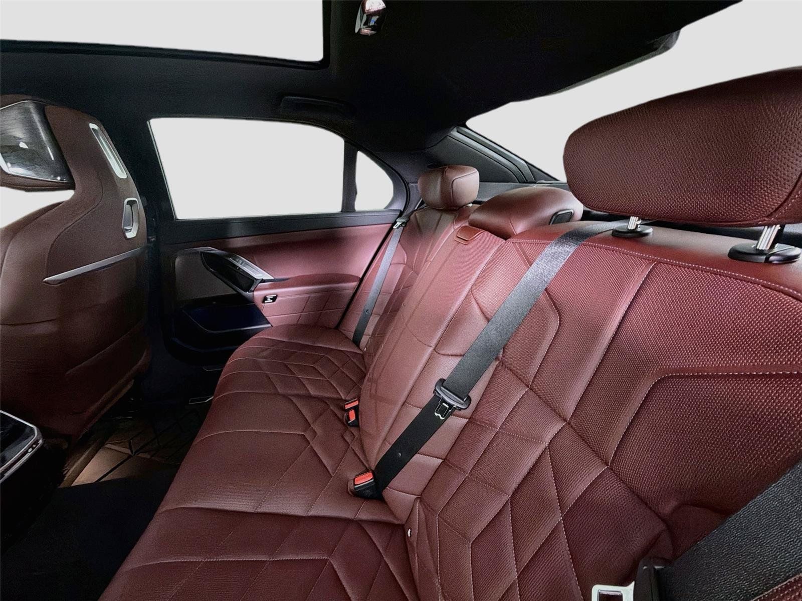 Used 2023 BMW 740i RWD image 25