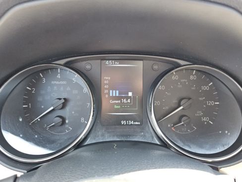 Used 2017 Nissan Rogue SV w/ SV Premium Package FWD image 14