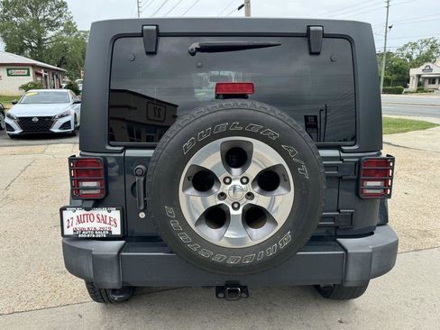 Used 2016 Jeep Wrangler Unlimited Sahara w/ Max Tow Package AWD/4WD image 6