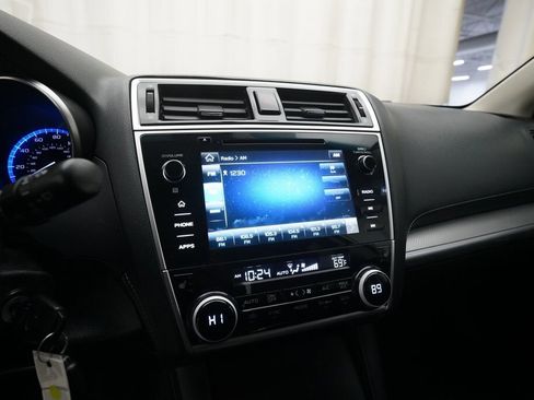 Used 2018 Subaru Outback 2.5i Premium image 6