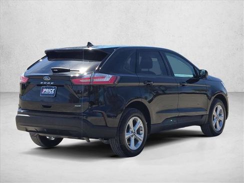 Used 2022 Ford Edge SE image 5