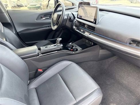 Used 2023 Toyota Prius XLE image 18