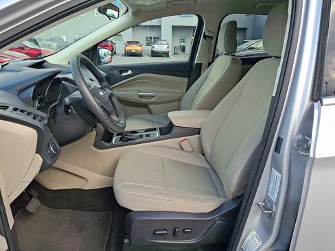 Used 2018 Ford Escape SE FWD image 15