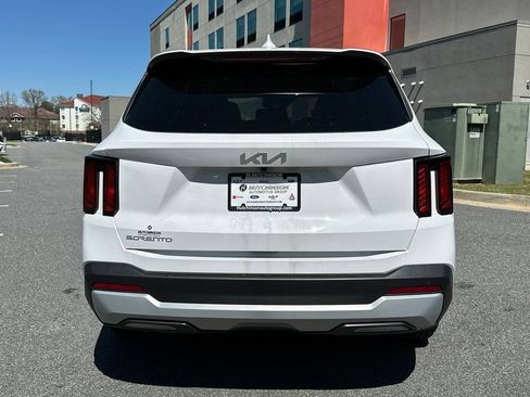 New 2026 Kia Sorento LX FWD image 6