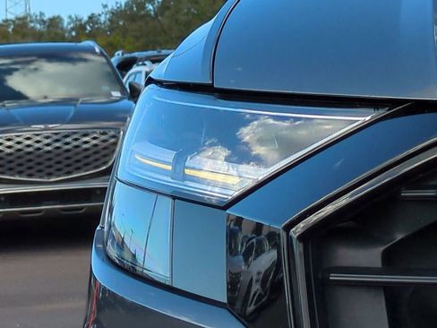 Used 2019 Audi Q8 Premium Plus w/ Premium Plus image 9