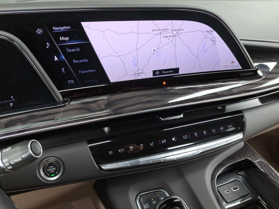 Certified 2022 Cadillac Escalade Premium Luxury w/ Performance Package AWD/4WD image 29