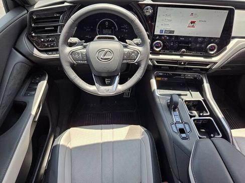 Used 2025 Lexus TX 500h AWD w/ Technology Package image 15