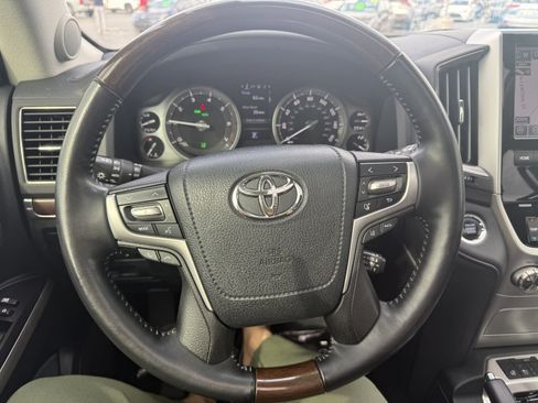Used 2021 Toyota Land Cruiser AWD/4WD image 7