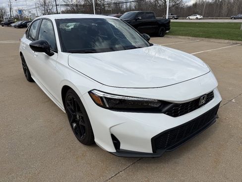 Used 2025 Honda Civic Sport image 2