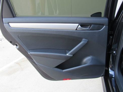 Used 2022 Volkswagen Passat 2.0T SE image 19