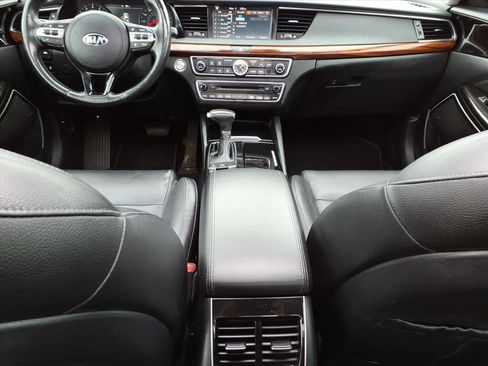 Used 2018 Kia Cadenza Technology FWD image 13