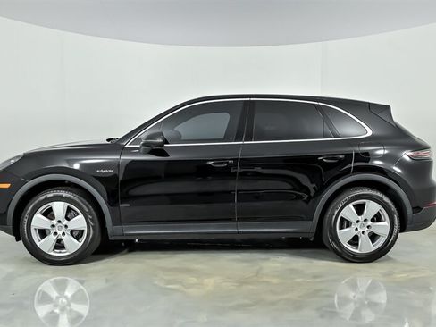 Used 2023 Porsche Cayenne AWD/4WD image 7