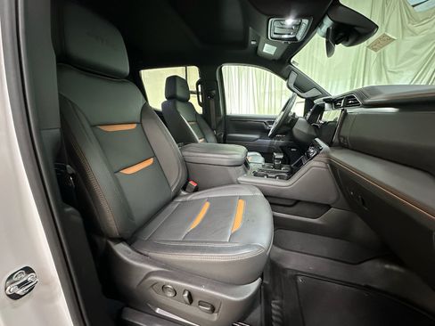 Certified 2025 GMC Sierra 1500 AT4 AWD/4WD image 15