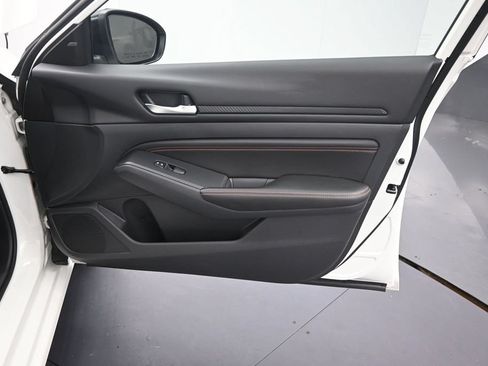 Used 2022 Nissan Altima 2.5 SR w/ Midnight Edition Package AWD/4WD image 23