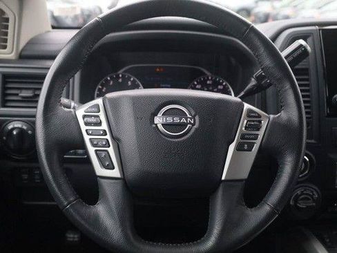 Used 2024 Nissan Titan SV w/ SV Convenience Package AWD/4WD image 8