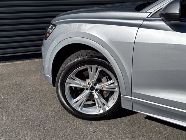 Used 2022 Audi Q8 Premium AWD/4WD image 12
