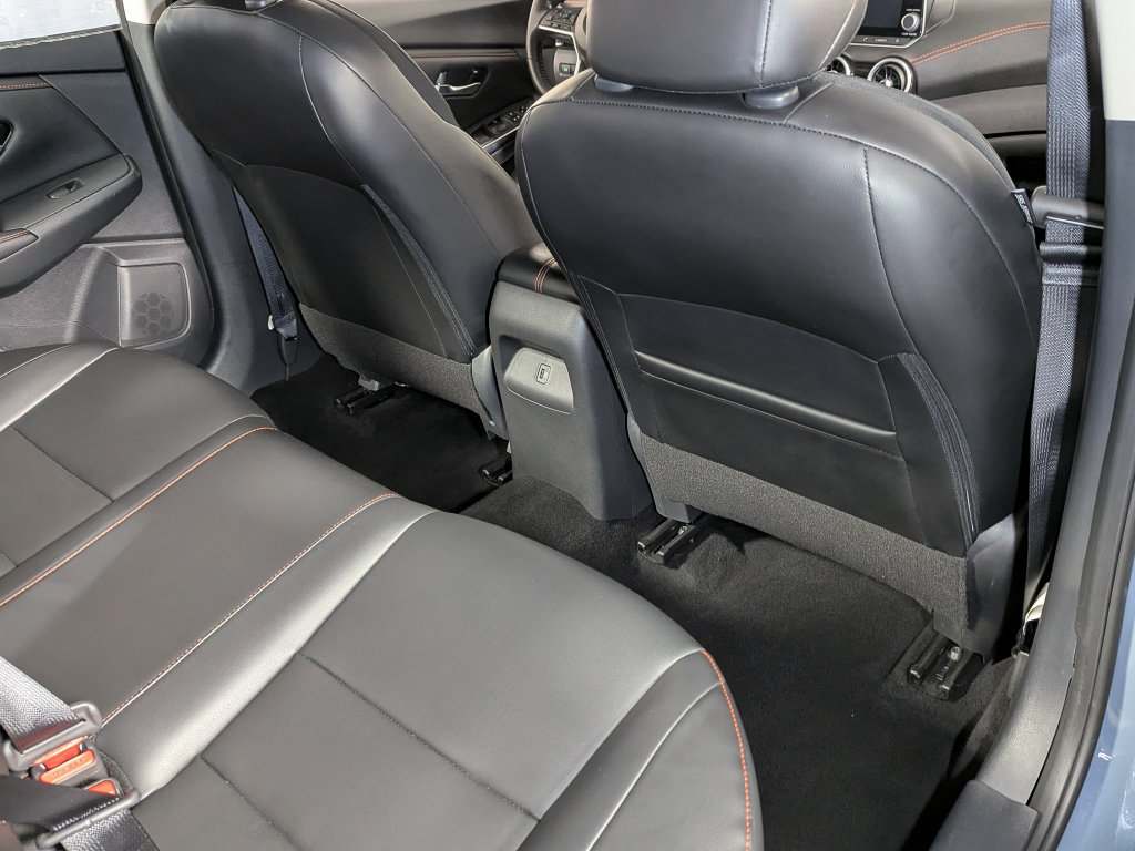 Used 2024 Nissan Sentra SR w/ SR Premium Package FWD image 40