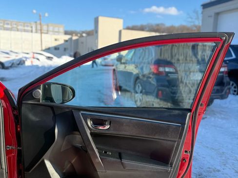 Used 2014 Toyota Corolla S image 32