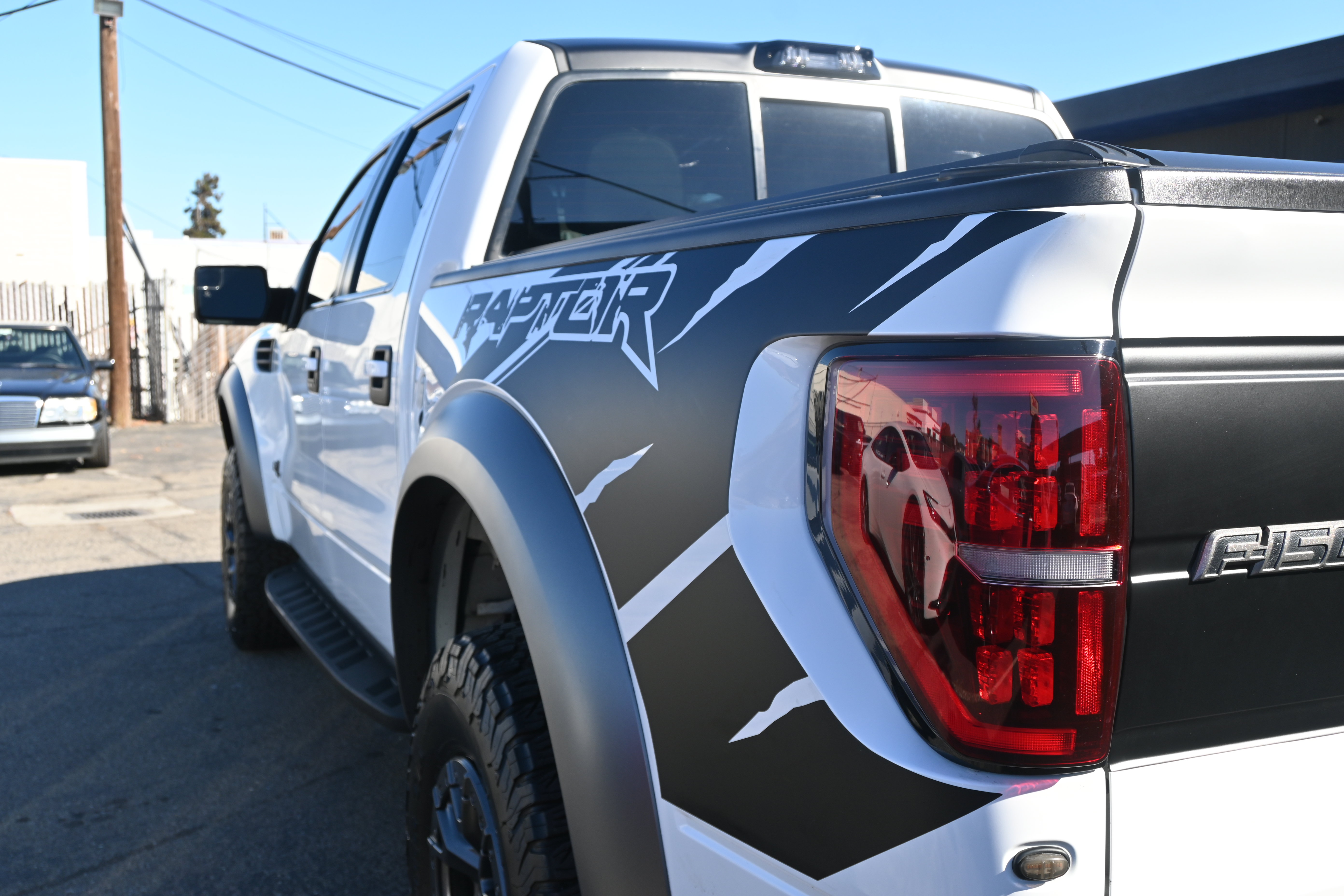 Used 2014 Ford F150 Raptor w/ Equipment Group 801A Luxury AWD/4WD image 24