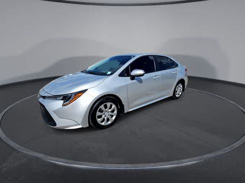 Used 2026 Toyota Corolla LE FWD image 4