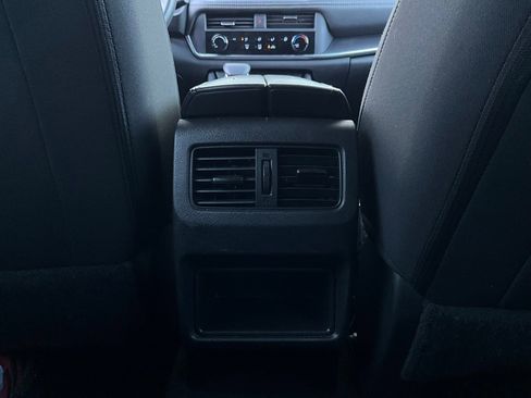 Used 2023 Nissan Rogue S image 11