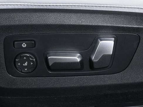 Certified 2025 BMW X5 xDrive40i w/ M Sport Package image 27