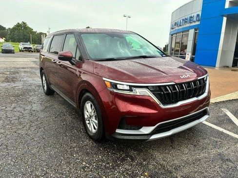 Used 2022 Kia Carnival LX FWD image 2