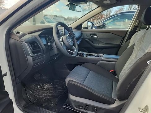 Certified 2023 Nissan Rogue SV image 12