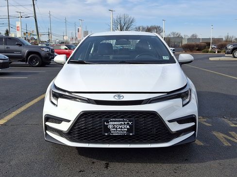 Used 2025 Toyota Corolla SE w/ Convenience Package image 2
