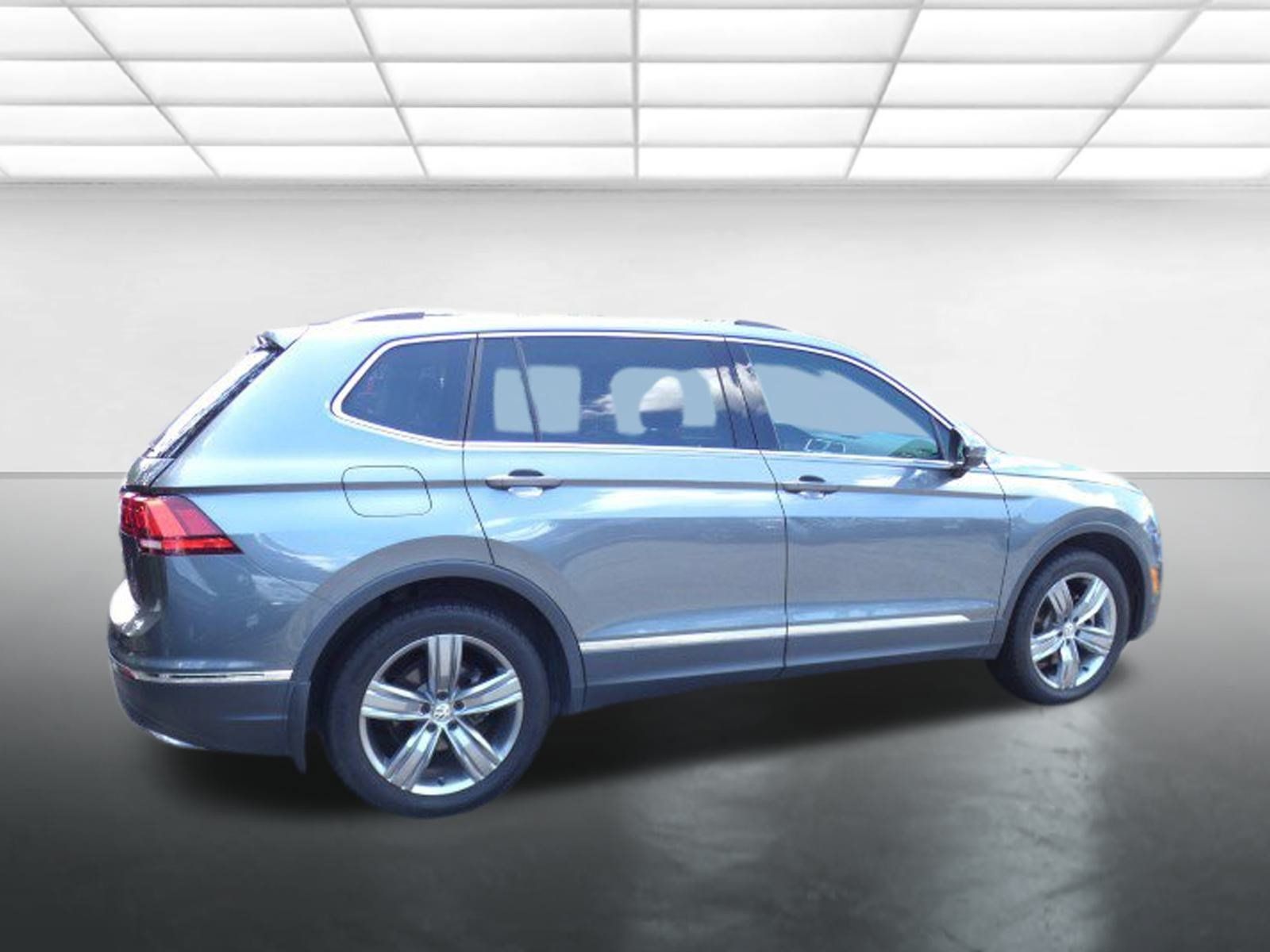 Used 2021 Volkswagen Tiguan SEL FWD image 4