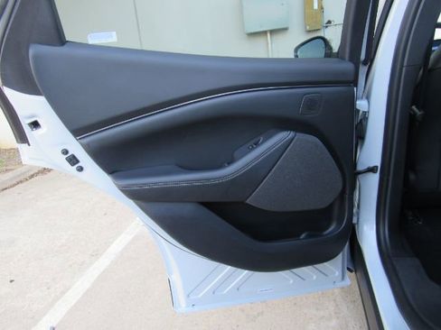 Used 2023 Ford Mustang Mach-E Premium image 20