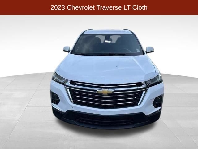 Used 2023 Chevrolet Traverse LT FWD image 2