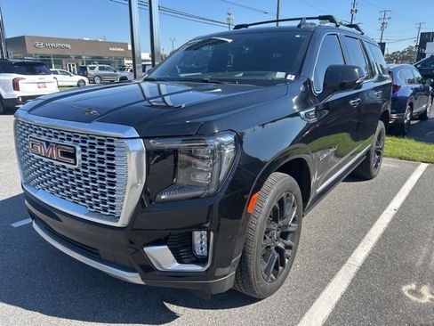 Used 2024 GMC Yukon Denali w/ Advanced Technology Package RWD image 1