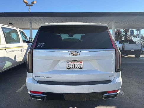 Used 2023 Cadillac Escalade Premium Luxury w/ Performance Package image 4