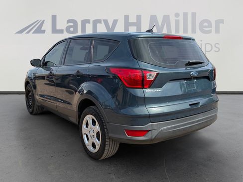 Used 2018 Ford Escape SE image 3