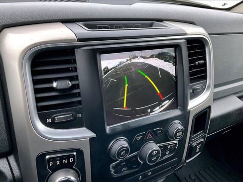 Used 2019 RAM 1500 Classic SLT w/ Luxury Group image 15