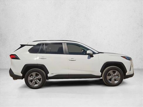 Used 2025 Toyota RAV4 XLE AWD/4WD image 4