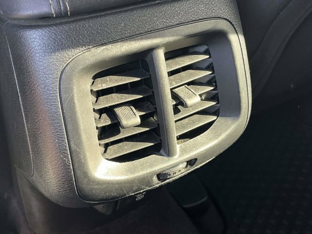 Used 2016 Jeep Cherokee Latitude w/ Cold Weather Group AWD/4WD image 19