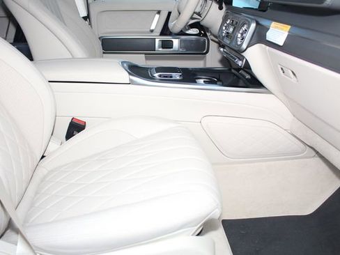 Used 2025 Mercedes-Benz G 550 G 550 image 3