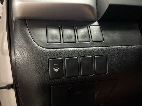 Used 2015 Toyota Highlander XLE image 25