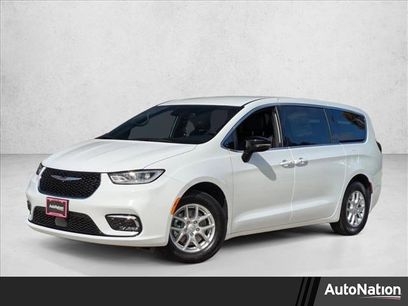 New 2026 Chrysler Pacifica Select