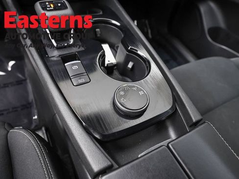 Used 2023 Nissan Rogue S AWD/4WD image 21